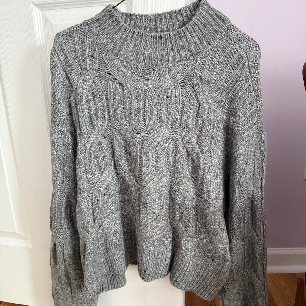 Gray sweater - size M